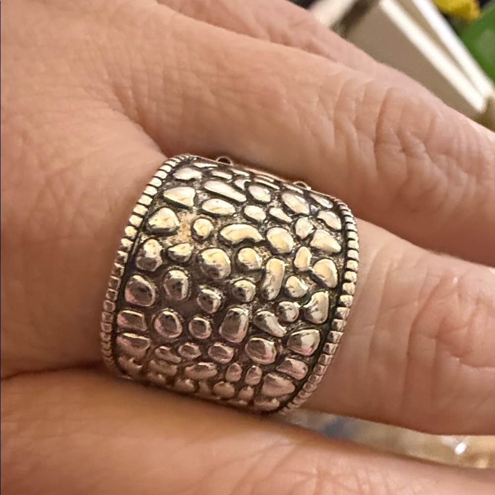 Elegant Silver Textured Ring